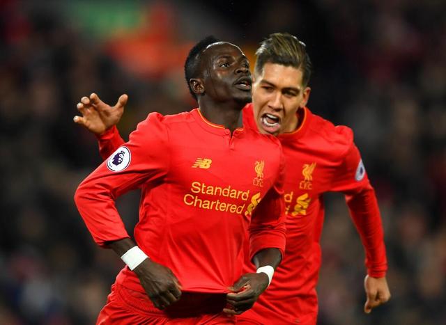 对着队友笑 对着队友笑